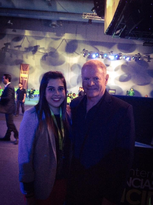 Alejandra Barba con Jeff Olson